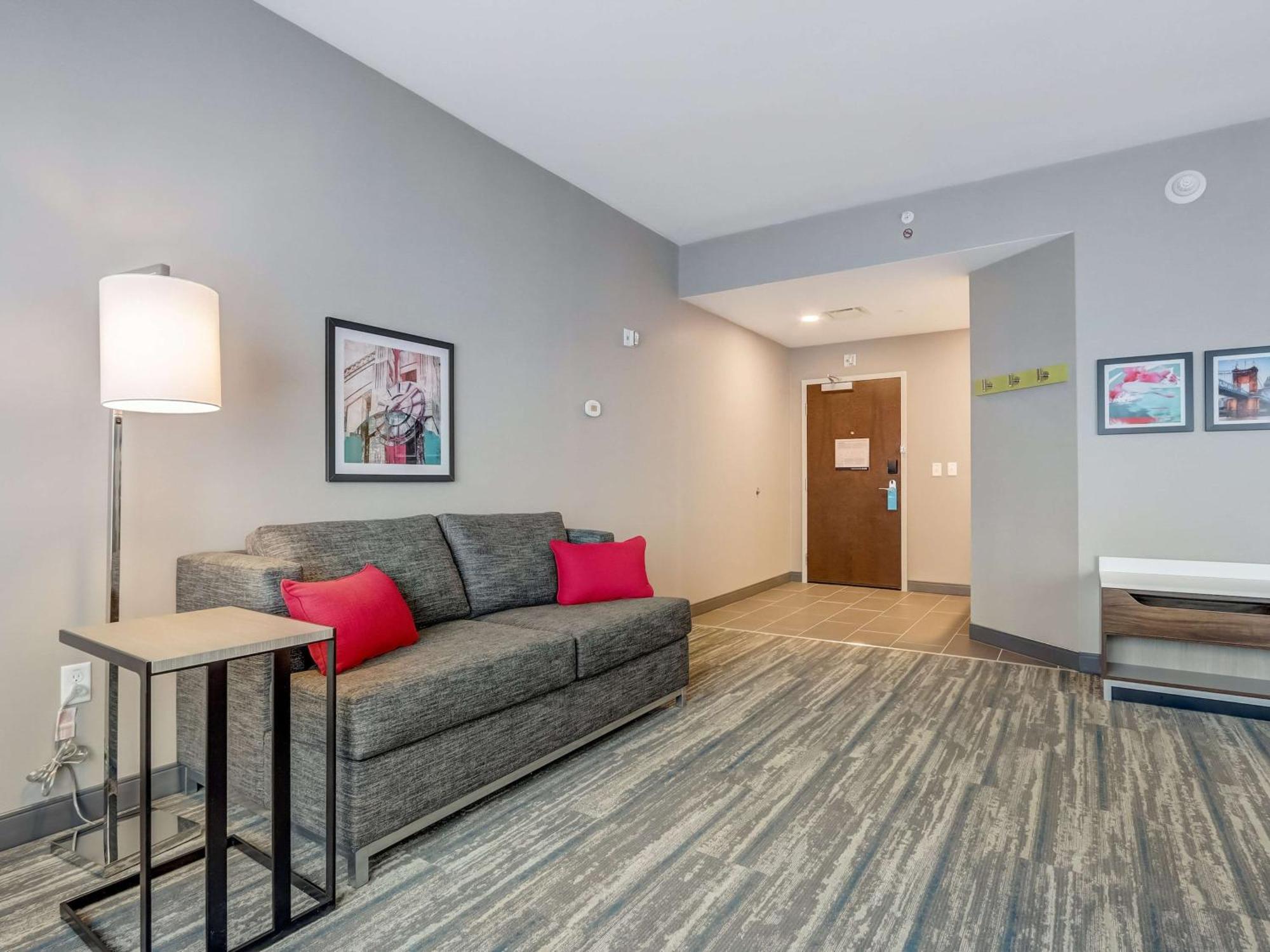 Hampton Inn & Suites Cincinnati Midtown Rookwood Exterior photo