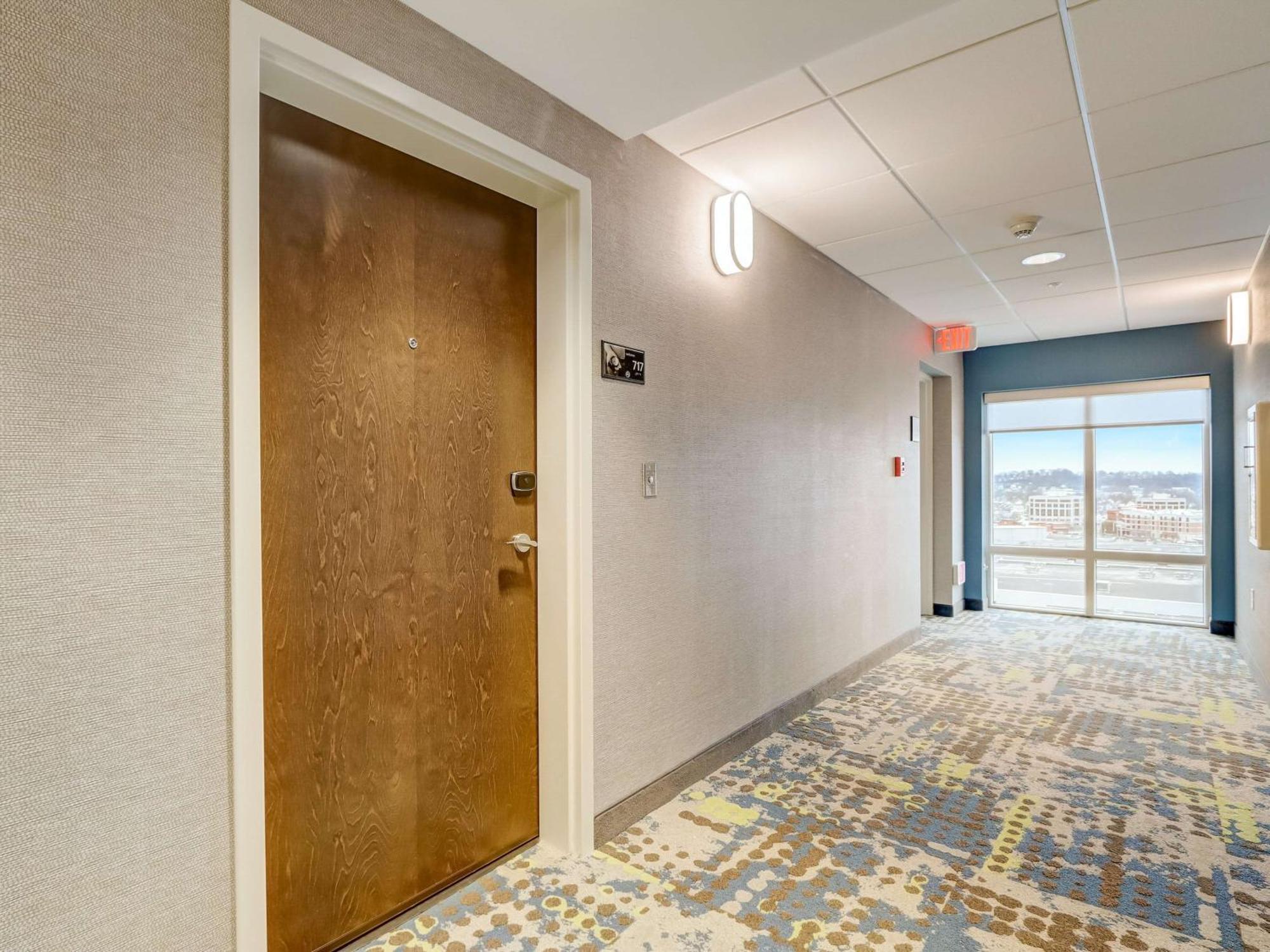 Hampton Inn & Suites Cincinnati Midtown Rookwood Exterior photo