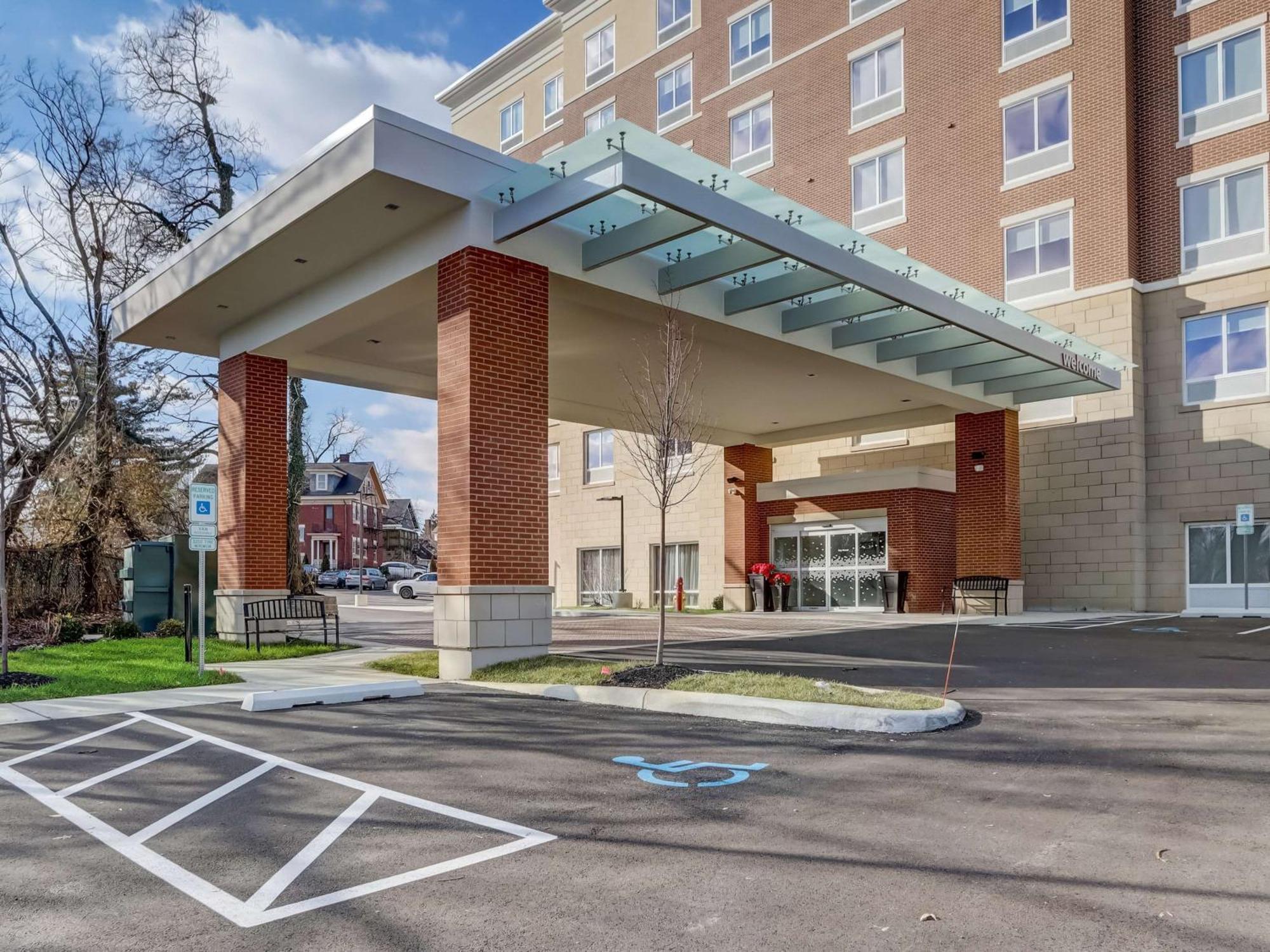 Hampton Inn & Suites Cincinnati Midtown Rookwood Exterior photo